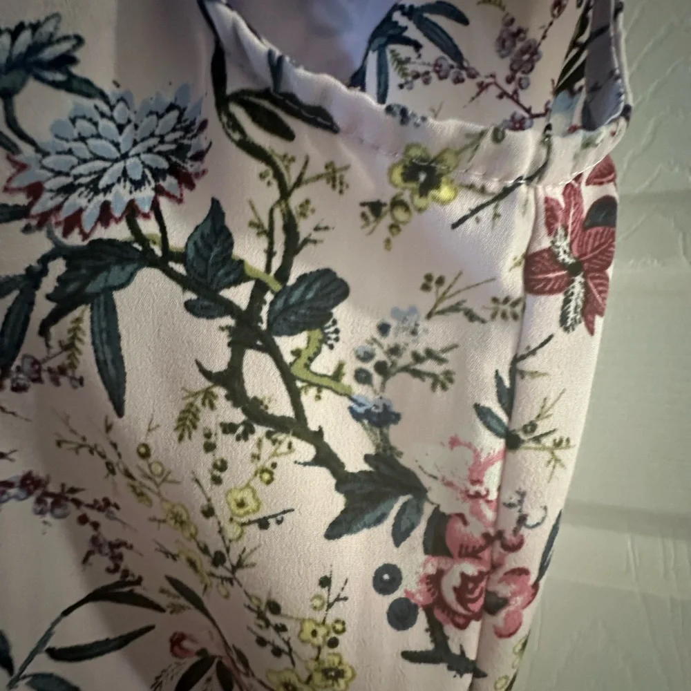 Floral dress size medium - Picture 4 of 4